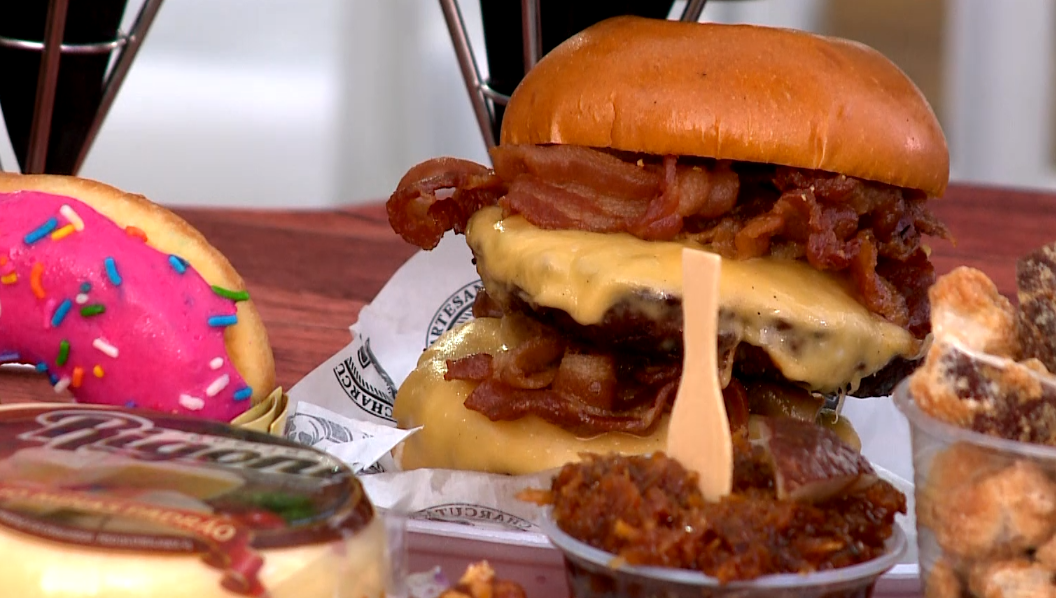 Imagem de lanche feito no festival.