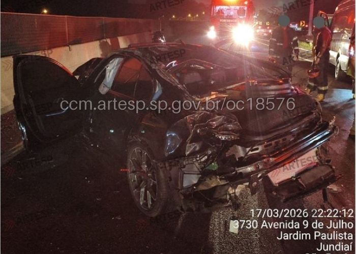 Imagem do carro ap&oacute;s o acidente