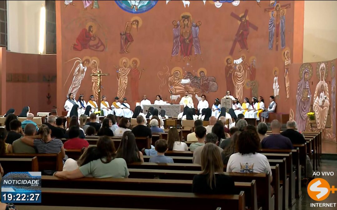 Missa de lava-pés reúne fiéis na igreja do rosário em Sorocaba