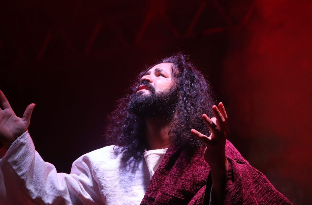 Bastidores do espetáculo “A Paixão de Cristo”, atração no Parque dos Espanhóis