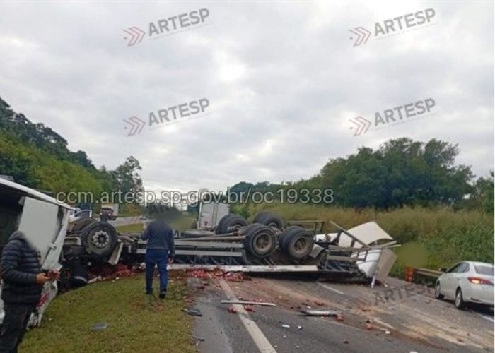 Acidente na Celso Charuri segue causando lentid&atilde;o na Raposo Tavares e Avenida S&atilde;o Paulo em Sorocaba