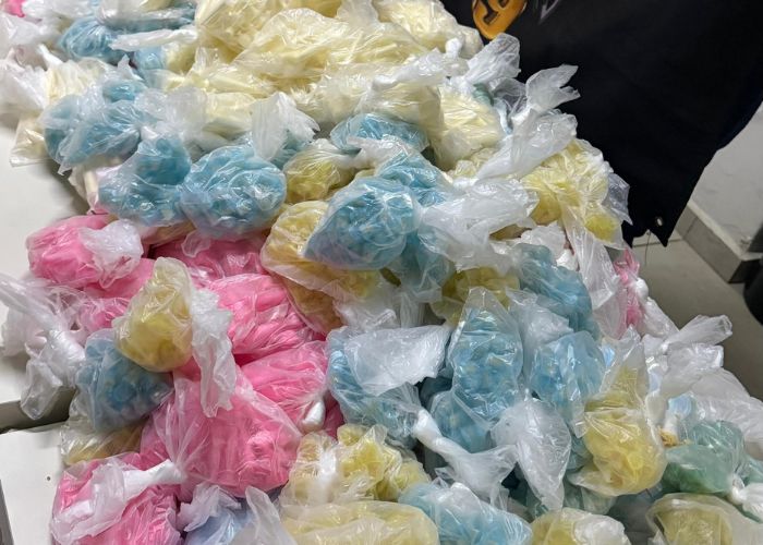 Homem &eacute; preso com mais de 20 mil por&ccedil;&otilde;es de drogas em Jundia&iacute;