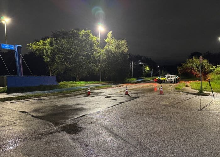 Av. XV de Agosto &eacute; interditada por conta da chuva, em Sorocaba