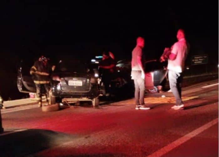 Colisão frontal deixa duas mortes e cinco feridos em Angatuba