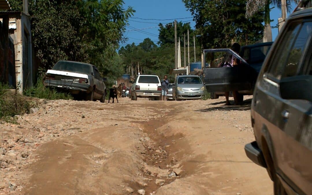 Moradores do Bairro dos Morros, em Votorantim, denunciam problemas com transporte, ruas e abastecimento de água