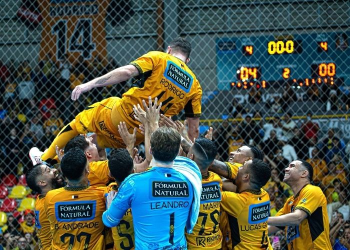 Magnus Sorocaba assume a lideran&ccedil;a da Liga Nacional de Futsal