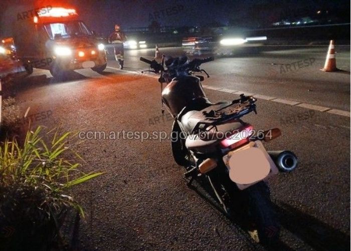 Motociclista morre após bater em bitrem em Mairinque