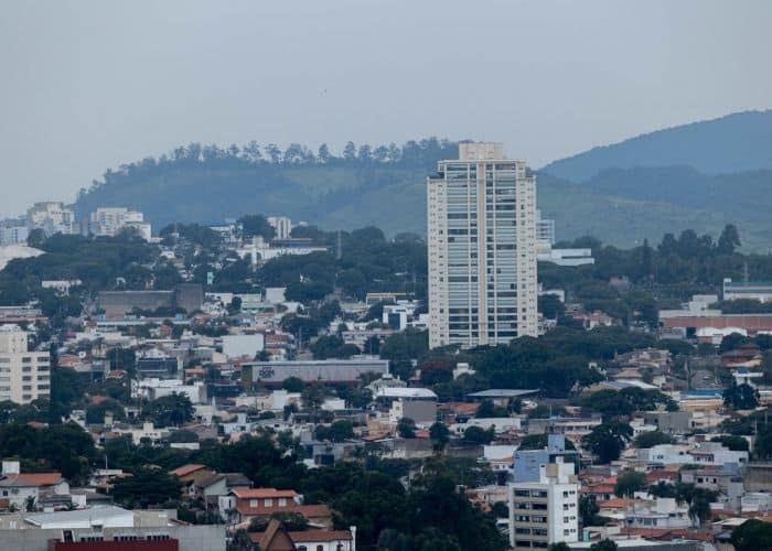 Frente fria provoca queda de temperatura e ventos fortes em Jundiaí