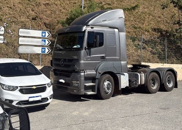 Imagens do caminh&atilde;o apreendido