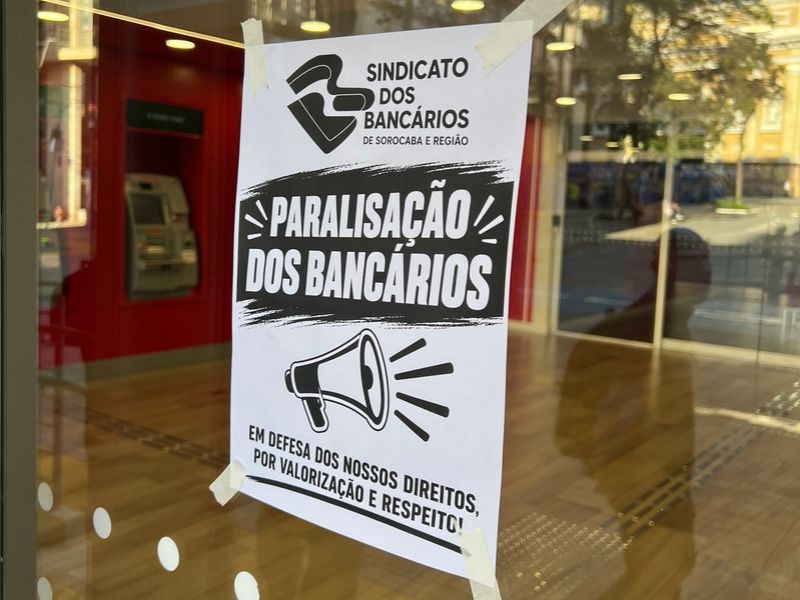 Banc&aacute;rios de todo o Brasil fazem paralisa&ccedil;&atilde;o nacional de 24 horas nesta quinta-feira