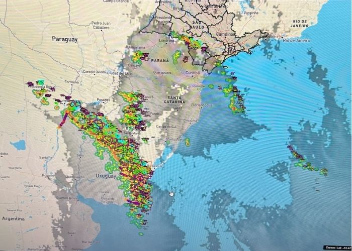 Defesa Civil mant&eacute;m alerta para ventos de at&eacute; 100 kmh e chuva intensa em S&atilde;o Paulo