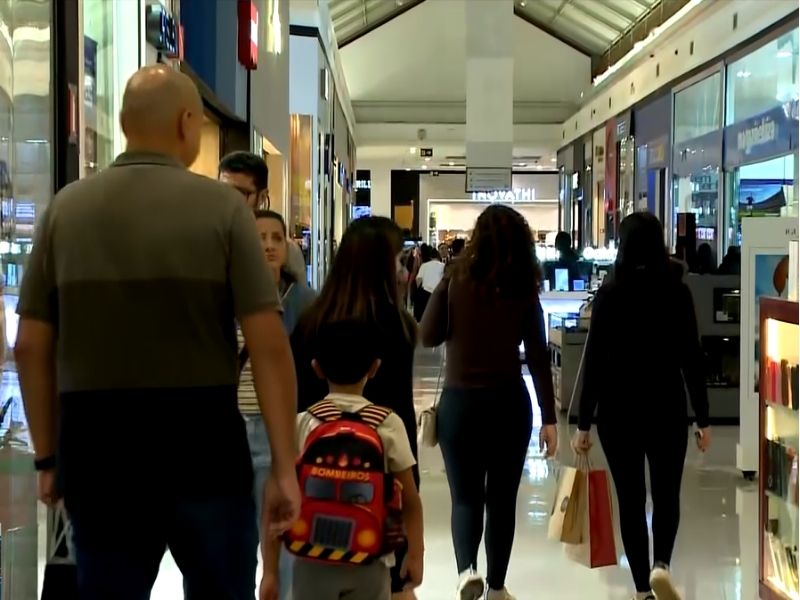 Dia dos Pais deve movimentar R$ 4 bilhões nos shoppings, com consumidor mais cauteloso
