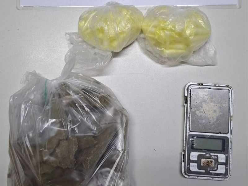 Idosa &eacute; detida ap&oacute;s policiais encontrarem drogas em sua casa, em Jundia&iacute;