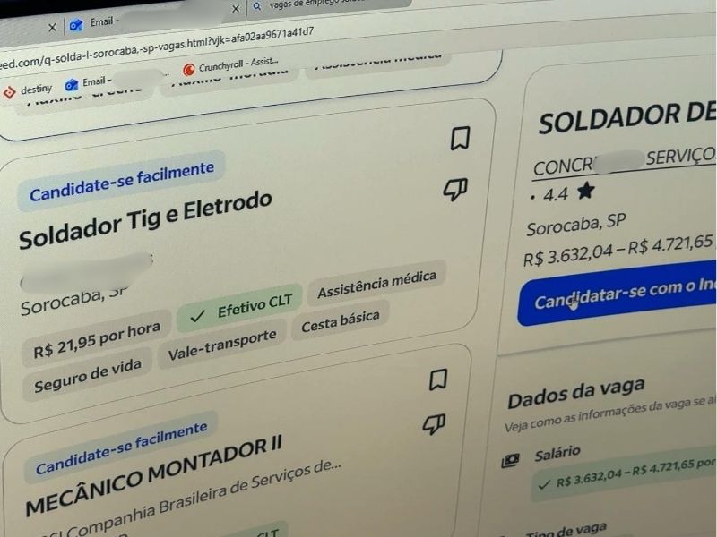 Inteligência artificial ajuda a montar currículos, mas exige cuidados na hora de buscar emprego