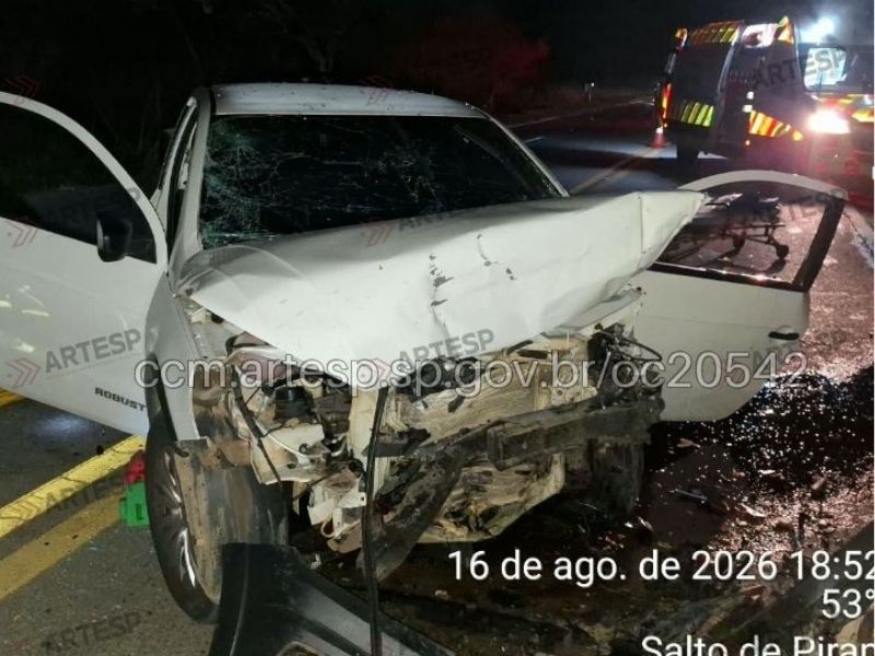 Imagem de um dos carros ap&oacute;s o acidente