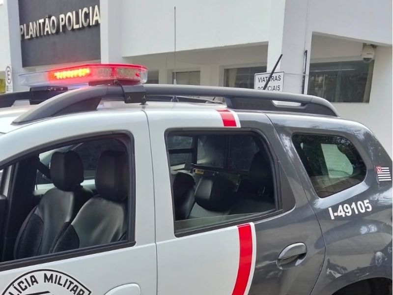 Imagem do Plant&atilde;o Policial de Jundia&iacute; com uma viatura na frente