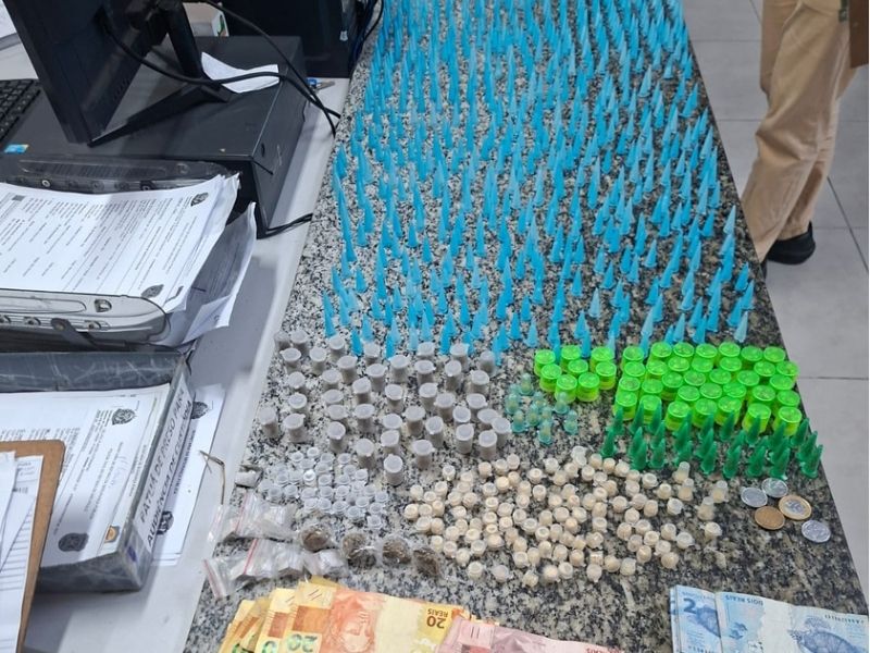 Dupla é detida com mais de mil porções de drogas em Salto de Pirapora