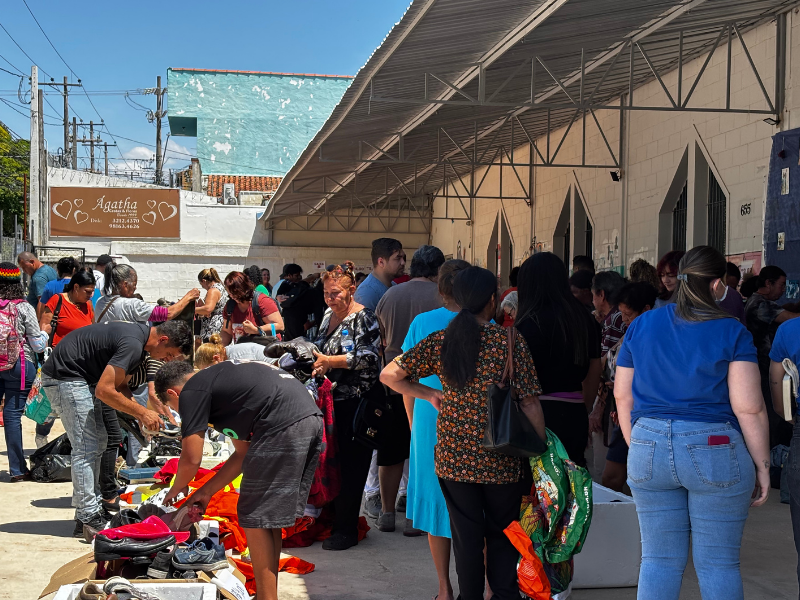 Bazar da APAE Sorocaba terá roupas e móveis a preços acessíveis