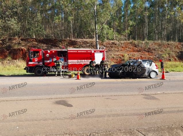 Acidente deixa dois mortos na Raposo Tavares, em Itapetininga