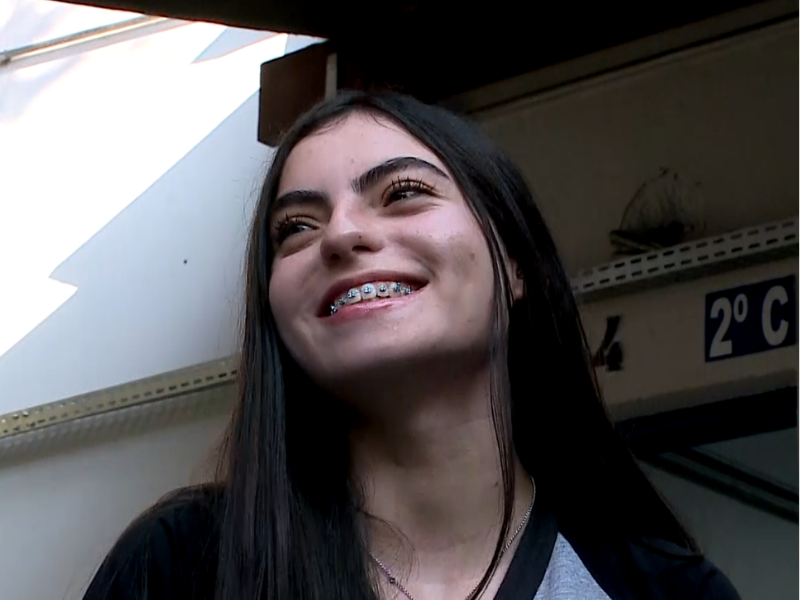 Imagem da Gabrielly sorrindo.
