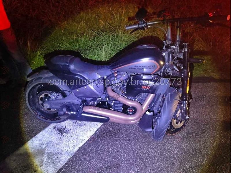 Imagem da moto ap&oacute;s a colis&atilde;o
