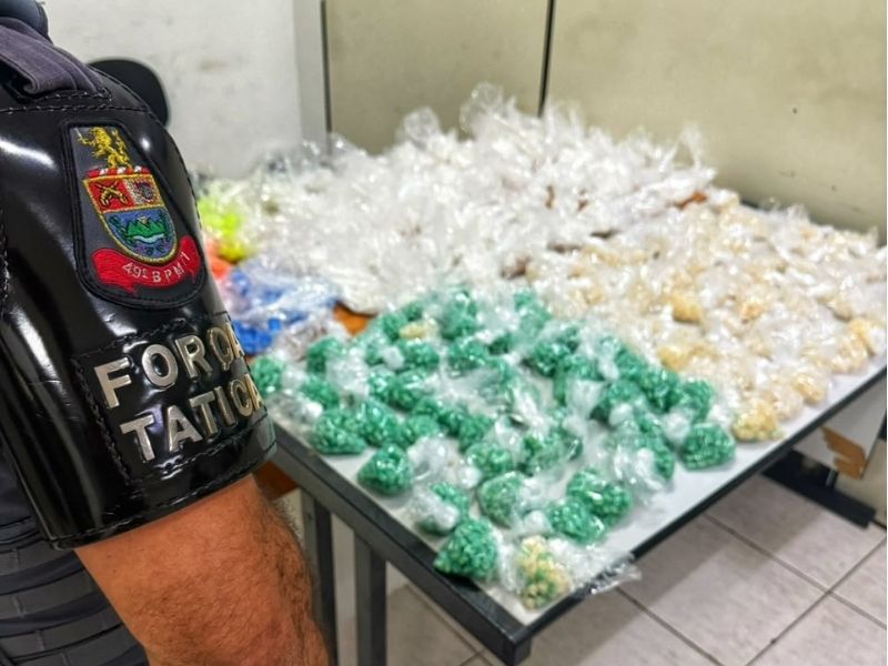 Dois homens são presos após perseguição e apreensão de drogas em Várzea Paulista