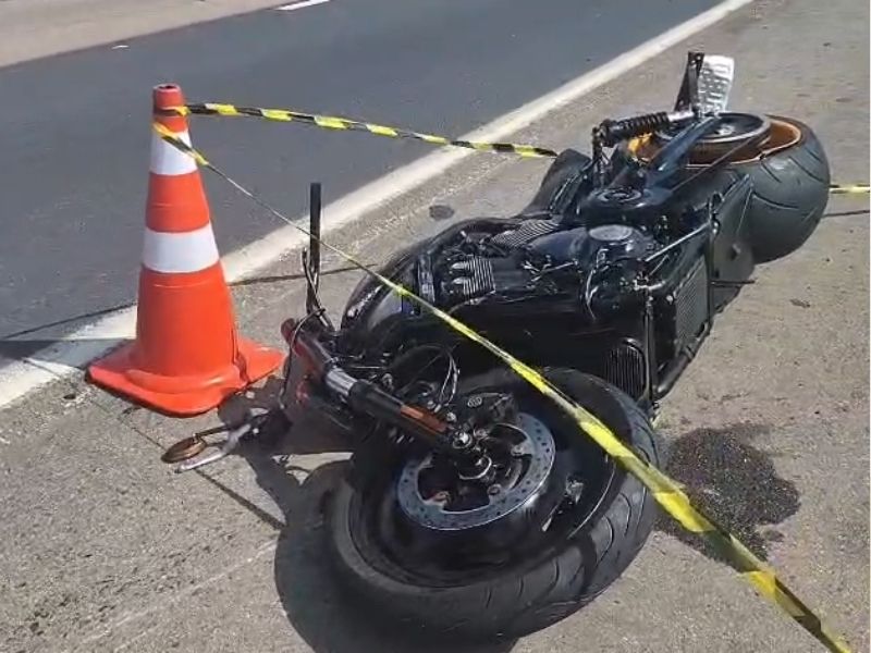 Motociclista morre após bater na traseira de caminhão em rodovia de Salto