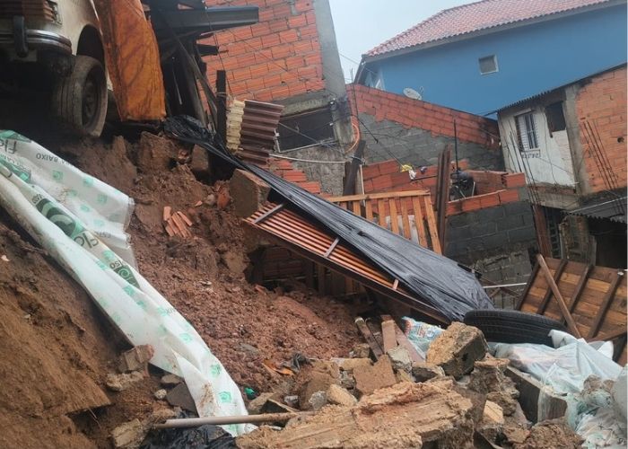 Chuva provoca deslizamentos, quedas de árvores e interdições em Mairinque