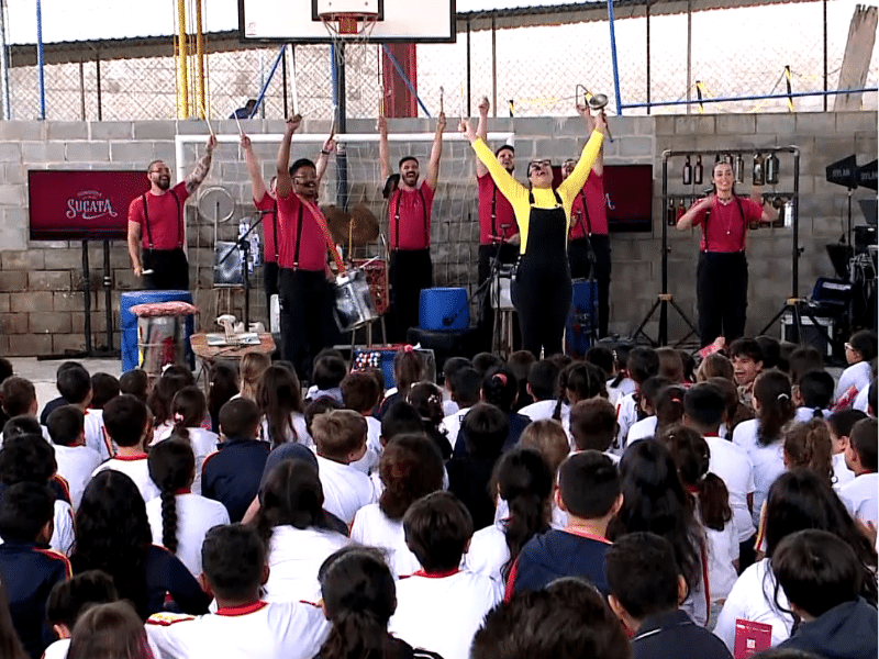 Orquestra de Sucata leva educação ambiental para escolas de Sorocaba