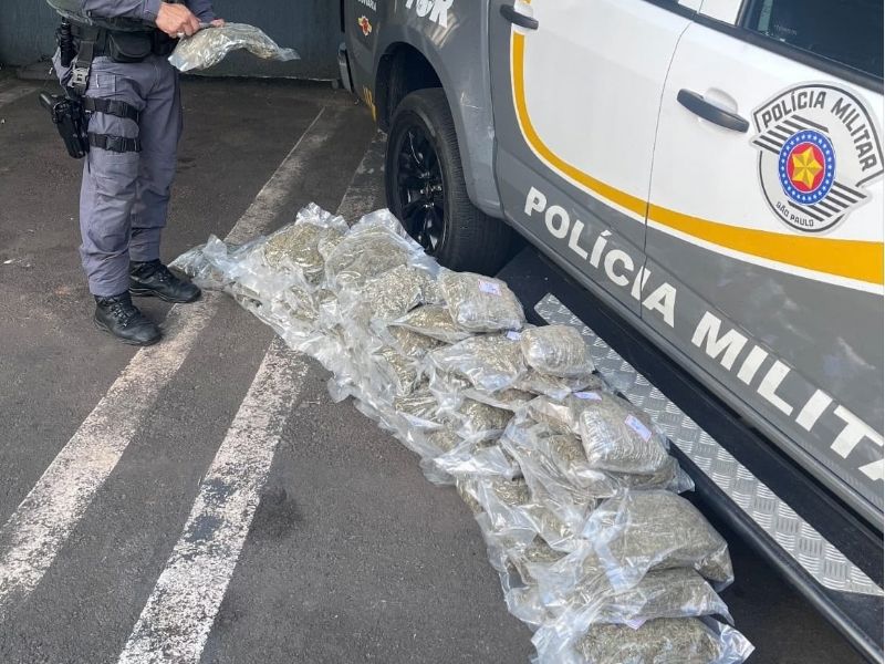 Homem é preso com fardos de maconha em rodovia de Tatuí