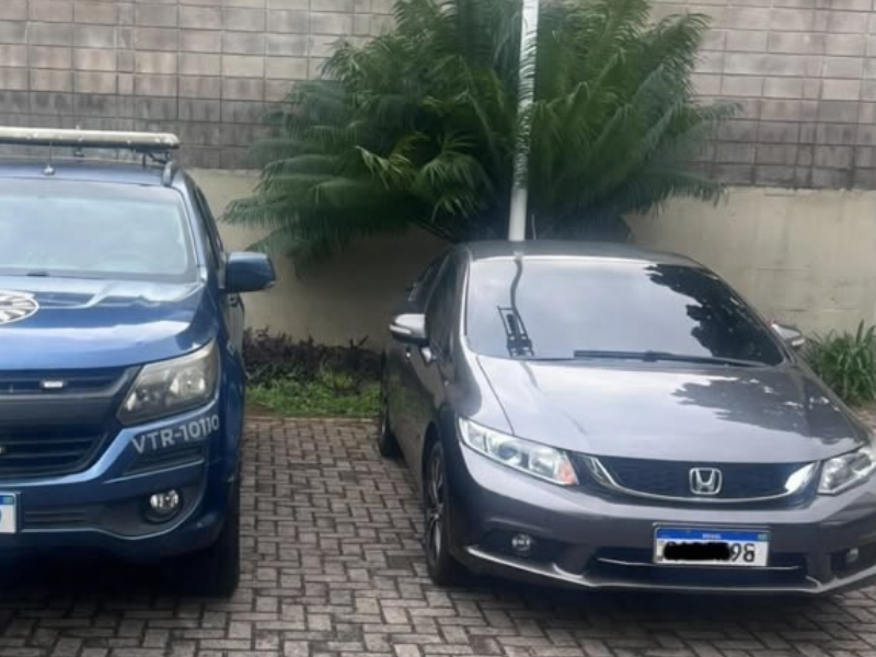 Mulher é presa em Jundiaí com placa adulterada e diz que filhas “brincavam com fita”