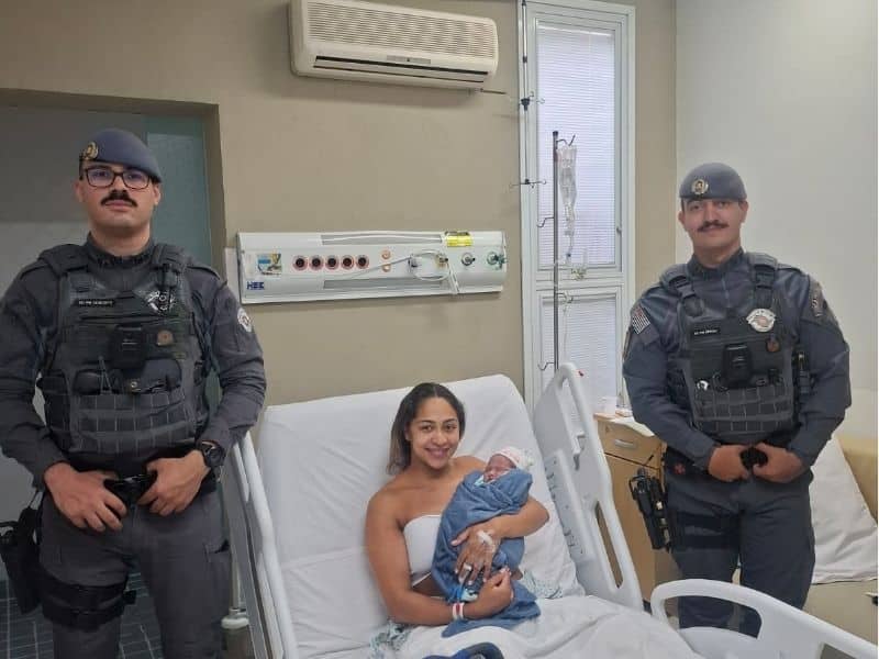 Polícia Militar ajuda gestante em trabalho de parto a chegar ao hospital em Jundiaí