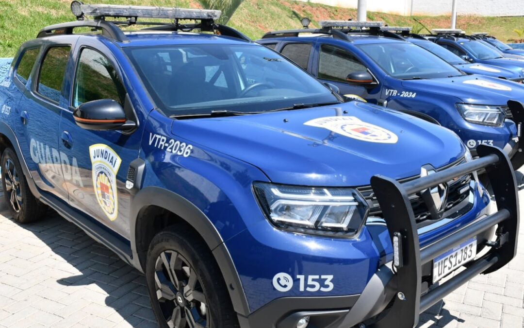 Homem é preso por tentar cortar poste de radar com esmerilhadeira em Jundiaí